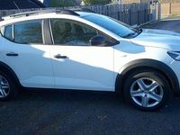 Gebraucht Dacia Sandero Essentiel 91 PS (66 kW) 2025 Weiß Limousine