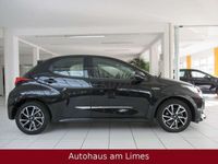 gebraucht Toyota Yaris Hybrid Club 1.5 VVT-i Aut Navi LED Kamera