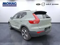 Gebraucht Volvo XC40 Plus 163 PS (119 kW) 2024 Gruen SUV