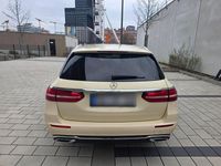 Gebraucht Mercedes E220 200 PS (147 kW) 2023 Gelb Kombi