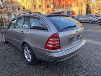 Gebraucht Mercedes C220 150 PS (110 kW) 2004 Cubanitsilber  metallic Kombi