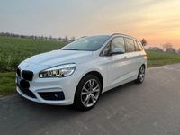Gebraucht BMW 220 Gran Tourer Sport Line 190 PS (139 kW) 2016 Weiß Van / Kleinbus