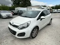 Gebraucht Kia Rio Edition 7 75 PS (55 kW) 2012 Weiß Kleinwagen