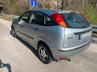 Gebraucht Ford Focus 101 PS (74 kW) 2002 Grau Kleinwagen