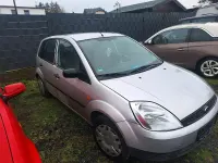 Second-hand Ford Fiesta 60 CP (44 kW) 2004 Argintiu Hatchback