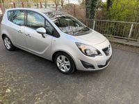 Gebraucht Opel Meriva Innovation 101 PS (74 kW) 2011 Silber Van / Kleinbus