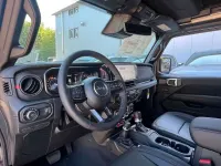 Neu Jeep Wrangler Rubicon 290 PS (213 kW) 2026 41 grün SUV