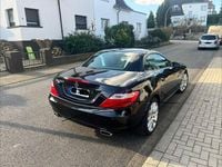 Second-hand Mercedes SLK200 184 CP (135 kW) 2011 Negru Cabrio