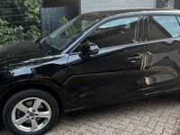 gebraucht Audi Q2 Sports - Benzin - ca. 30.000 km - schwarz - automatik