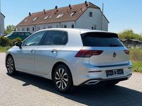 Gebraucht VW Golf VIII Active 150 PS (110 kW) 2022 Silber Limousine