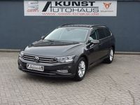 Gebraucht VW Passat 150 PS (110 kW) 2024 Grau Limousine