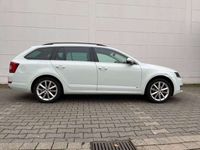 gebraucht Skoda Octavia Combi Elegance/ Automatik/Navi/ 1 Hand