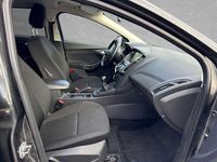 Gebraucht Ford Focus Cool & Connect 125 PS (91 kW) 2016 Grau Kombi