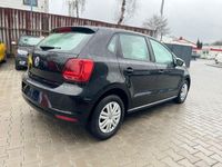 Gebraucht VW Polo Trendline 60 PS (44 kW) 2017 Schwarz Limousine