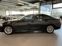 Gebraucht BMW 320 M Sport 190 PS (139 kW) 2025 Black sapphire metallic Limousine