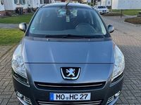 Gebraucht Peugeot 5008 Active 156 PS (114 kW) 2011 Schwarz Van / Kleinbus