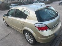 Gebraucht Opel Astra 125 PS (91 kW) 2004 Gold Limousine