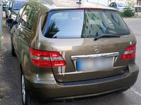 Gebraucht Mercedes 180 109 PS (80 kW) 2011 Grün Limousine