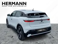 Używany Renault Megane E-Tech 96 kW (131 KM) 2022 Biały Sedan/Limuzyna