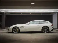 Gebraucht Ferrari GTC4Lusso 689 PS (506 kW) 2016 Weiß Kombi