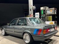Gebraucht BMW 320 129 PS (94 kW) 1988 Grau Limousine