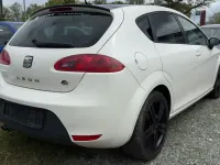 Używany Seat Leon FR 170 KM (125 kW) 2009 Biały Hatchback