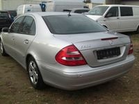 Gebraucht Mercedes E500 Elegance 306 PS (225 kW) 2002 Silber Limousine