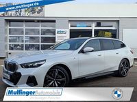 Gebraucht BMW 520 M Sport 197 PS (144 kW) 2025 Mineralweiß Kombi