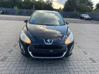 Gebraucht Peugeot 308 Access 111 PS (81 kW) 2012 Schwarz Limousine