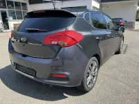 Gebraucht Kia Ceed Spirit 135 PS (99 kW) 2012 Winchestergrau (metallic) Kleinwagen