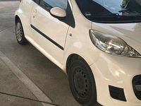 Gebraucht Peugeot 107 68 PS (50 kW) 2010 Weiß Kleinwagen