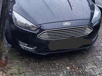 Gebraucht Ford Focus Titanium 125 PS (91 kW) 2018 Schwarz Kombi