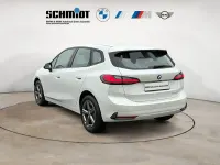 Gebraucht BMW 220 Active Tourer 163 PS (119 kW) 2025 Weiß Van / Kleinbus