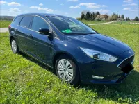 Usado Ford Focus Trend 125 CV (91 kW) 2018 Azul Berlina