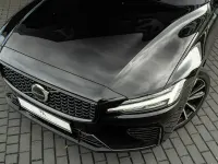 Gebraucht Volvo V60 Plus 455 PS (334 kW) 2023 Black solid "stone" / solid Kombi