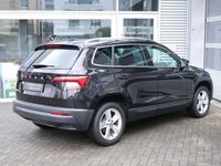 gebraucht Skoda Karoq Style 1.5 TSI DSG Navi AHK LED ACC 110 kW (150 ...