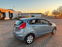 Gebraucht Ford Fiesta 60 PS (44 kW) 2009 Grün Kleinwagen