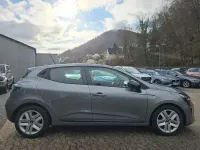 Używany Renault Clio V Evolution 91 KM (66 kW) 2025 Szary Sedan/Limuzyna