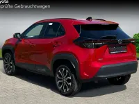 Neu Toyota Yaris Cross 131 PS (96 kW) 2026 Karmina rot SUV