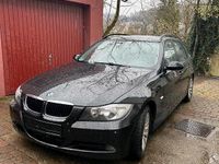 Gebraucht BMW 320 163 PS (119 kW) 2007 Schwarz Kombi