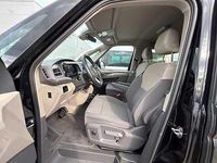 Gebraucht VW Multivan Life 150 PS (110 kW) 2022 Deep black perleffekt Van