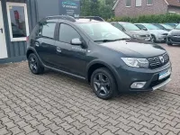 Gebraucht Dacia Sandero Celebration 90 PS (66 kW) 2017 Grau SUV