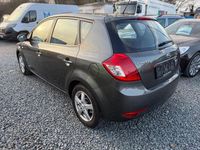 Gebraucht Kia Ceed 90 PS (66 kW) 2010 Schwarz Kleinwagen