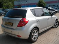 Gebraucht Kia Ceed 109 PS (80 kW) 2007 Silber Kleinwagen