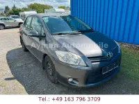 Gebraucht Toyota Auris Basis 90 PS (66 kW) 2011 Grau Kleinwagen