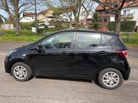 Gebraucht Hyundai i10 Trend 67 PS (49 kW) 2016 Schwarz Kleinwagen