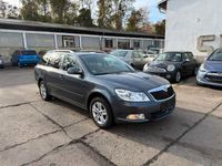 Gebraucht Skoda Octavia 105 PS (77 kW) 2011 Grau Kombi