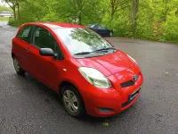Gebraucht Toyota Yaris 69 PS (50 kW) 2009 Rot Kleinwagen