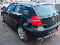 Gebraucht BMW 116 122 PS (89 kW) 2010 Schwarz Kleinwagen