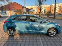 Gebraucht Hyundai i30 Classic 99 PS (72 kW) 2012 Blau Limousine